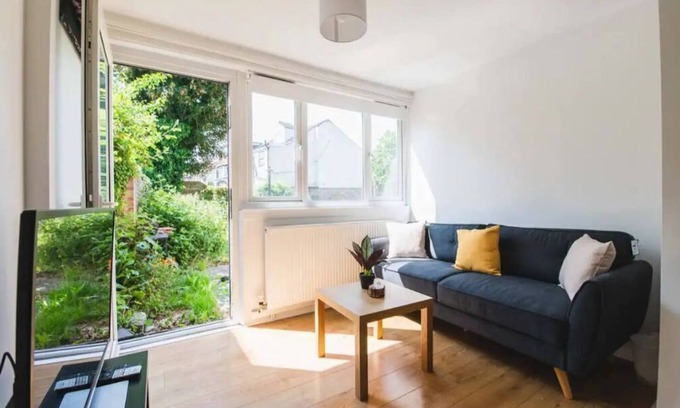 Seven Sisters Apartamento | Stylish & Tranquil Flat with Excellent Connections