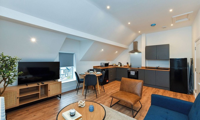 Beeston Apartamento | Stylish Two-Bed Home Near Nature & Transport Links