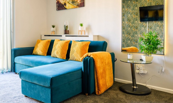 Acocks Green Casa | Stylish two-bed house in Birmingham sleeps up to 6