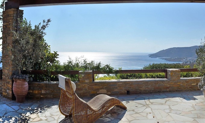 Gavrio Villa | Villa Philinna con estilo: la mejor ubicación, increíble piscina, 2 casas, vistas espectaculares
