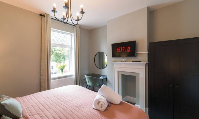 Acocks Green Casa | Stylish & Well Equipped Modern Home in Birmingham with WiFi