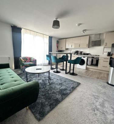 Woking Apartamento | Stylish Woking Stay & Parking