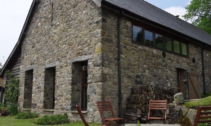 Llanwrtyd Wells Casa | Granero con estilo convertida en Llanwrtyd Wells, tiene capacidad para 10 personas, vistas espectaculares
