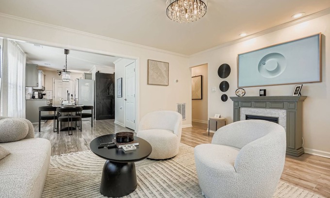 Westside Casa | Stylishly remodeled and newly furnished 3BR in Downtown ATL - Office, Yard, Deck
