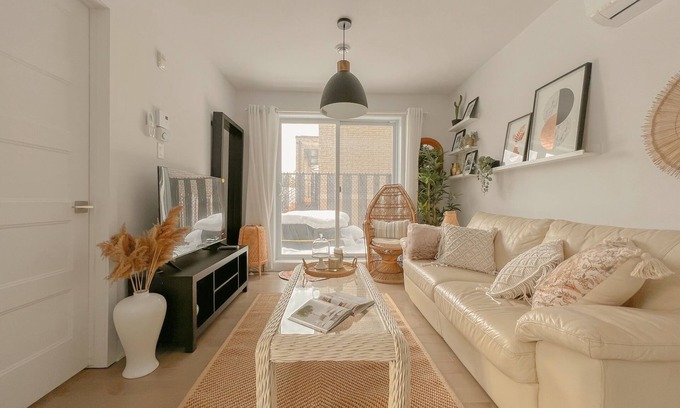 Cote-Des-Neiges—Notre-Dame-De-Grace Apartamento | Stylist Brand New Boho*King bed*Parking*Gym