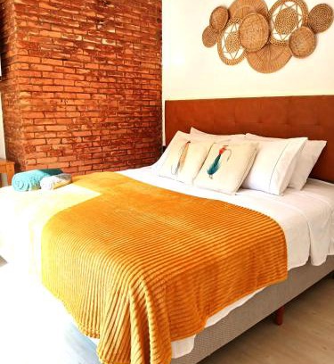 Itaoca Casa | Suíte Casal no Centro de Guararema - Vilarejo