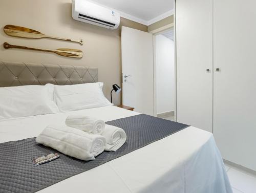 Enseada Apartamento | Suíte Churrasqueira Piscina AC Perto da Praia