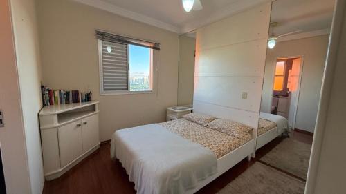 Sorocaba Casa | Suíte com espaço compartilhado ao lado do shopping, BOS, Centro