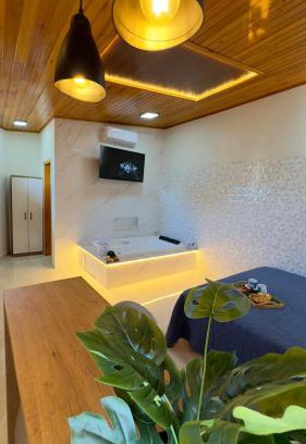 Piratuba Casa | Suíte dos Sonhos - Suíte climatizada - Romântica, única e meio à natureza!