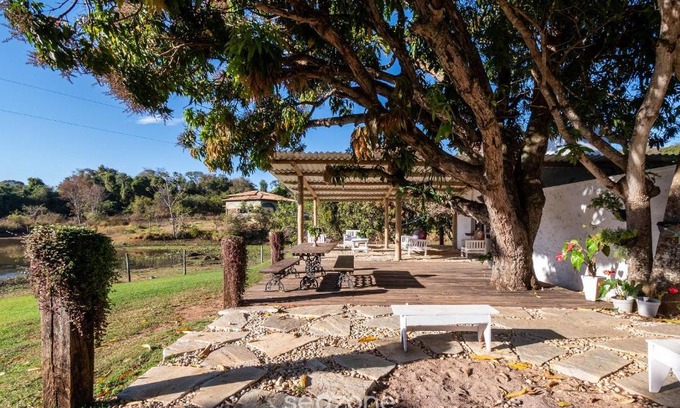 Hidrolandia Casa | Suítes Aconchegantes Beira-Lago RGB