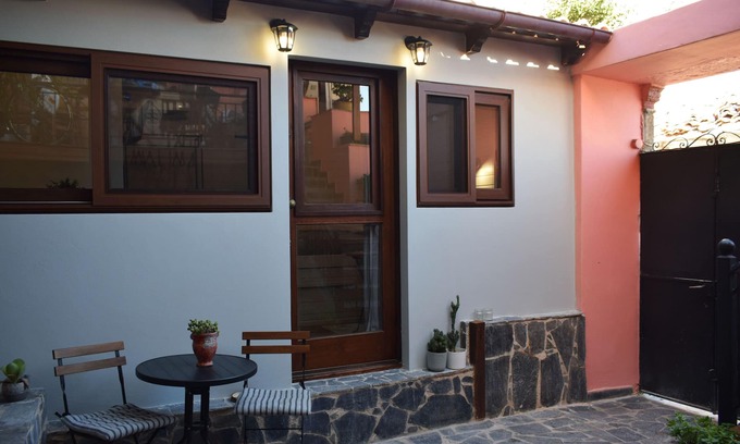 Nafplion City Centre Cabina | Su Casa Guesthouse en el corazón del casco antiguo de Nafplio