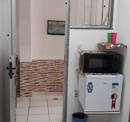 Centro de Vila Velha Apartamento | Sua Kitnet na Praia 12 Atenção PEQUENA Só prá dormir Ambiente Familiar Ar Cond TV Microondas Frigobar Internet Centro