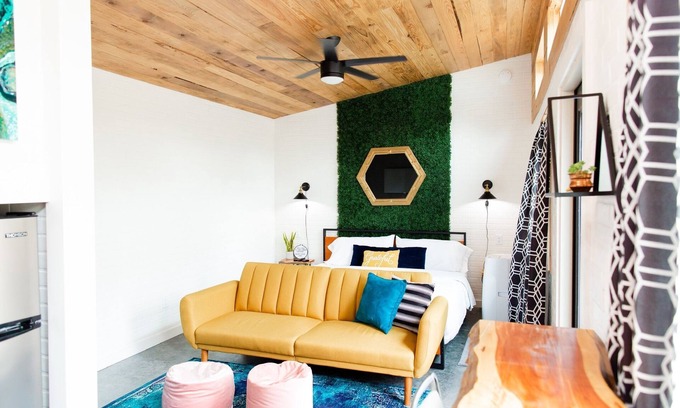 Springdale Apartamento | Sub Urban Paradise ~ cozy and private backyard tiny house
