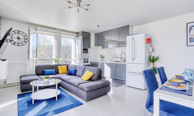Stains Apartamento | Sublime apartment with balcony, free parking near CDG and Stade de France