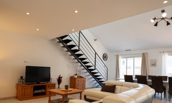 Vias Villa | Sublime Loft de 130m² climatisé au calme