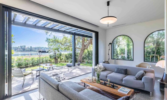 Soorts-Hossegor Casa | Sublime Villa Basco-landaise Avec Accès Privé au lac