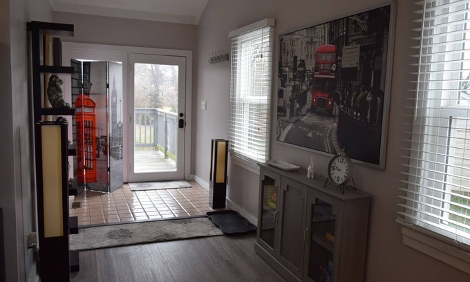 Lyndon Apartamento | Cómodo loft privado suburbano