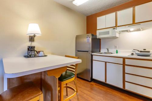 Northeast Heights Hotel | Suburban Studios Albuquerque Uptown