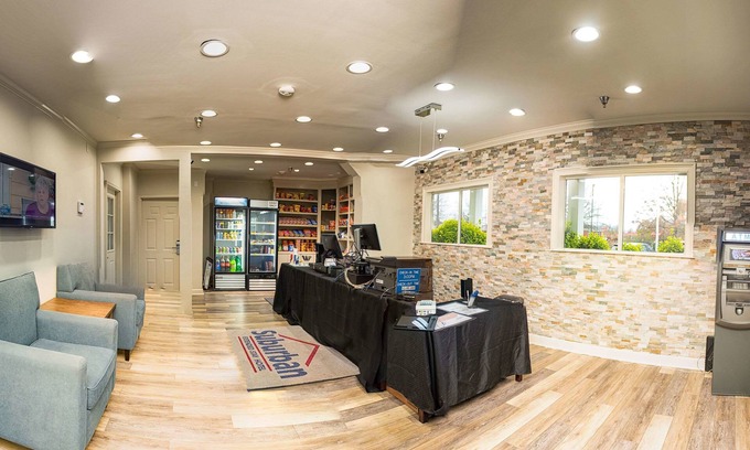Charlotte Hotel | Suburban Studios Charlotte-Ballantyne