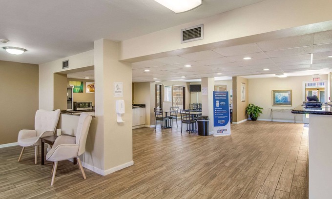 Kingsland Hotel | Suburban Studios Hotel Kingsland Near I-95