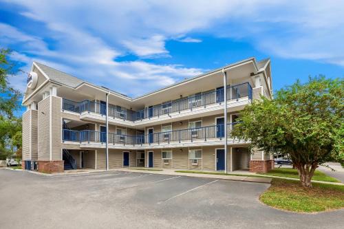 Lakeland Hotel | Suburban Studios Lakeland North I-4