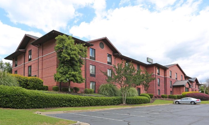 Macon Hotel | Suburban Studios Macon North
