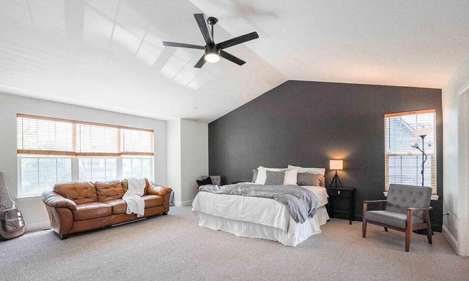 Firestone Casa | Suburban Villa with ALL the Amenities