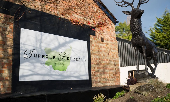 Sudbury Casa | Suffolk Retreats for up to 24 guests with hot tub