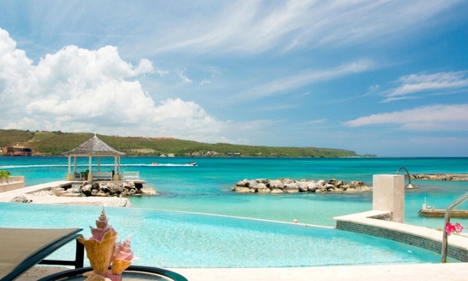 Discovery Bay Villa | SUGAR BAY ON THE BEACH JAMAICA - Villa de lujo de 5 dormitorios frente al mar en Discovery Bay - Staff inc