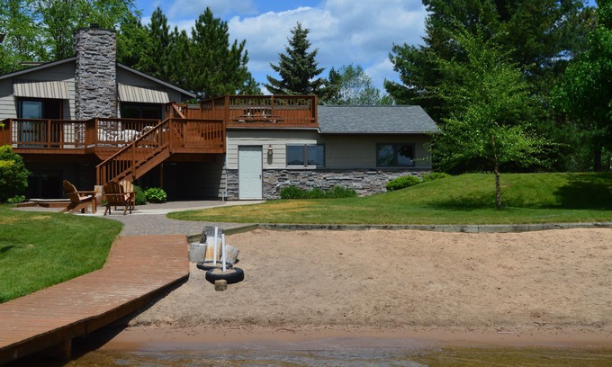 Athelstane Casa | Playa de arena azucarada en lago cristalino, casa de 4 dormitorios con chimenea