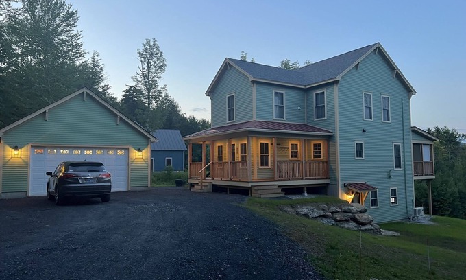 Waitsfield Casa | Gorgeous Home 1/2 mile from the Base of Sugarbush-Mt. Ellen.