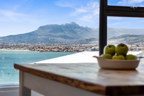 Mountainside Apartamento | Suikerbossie 83 by Host Agents