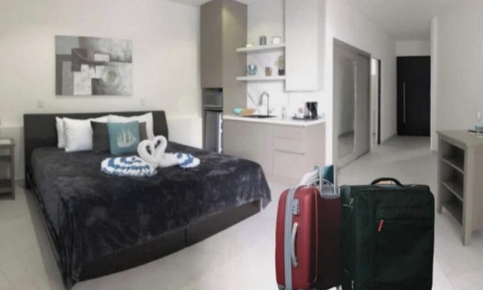 Manuel Antonio Apartamento | Suite 1 - 4 Hotel VOS 4 Pool Level Suites