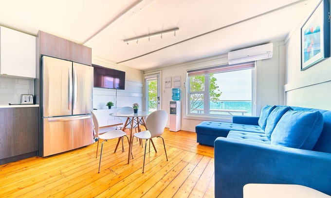 Wainfleet Cabaña | Suite 209: Beautiful 2-Bedroom Beachfront Suite