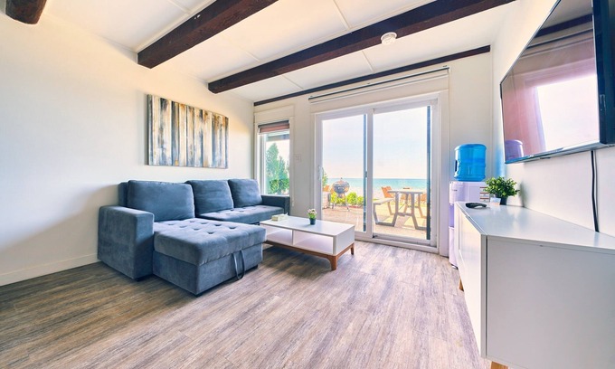 Wainfleet Cabaña | Suite 210: Beautiful 3-Bedroom Beachfront Townhouse