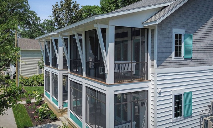 Saugatuck Apartamento | Suite #3, The Peony @ Porches On Mason - Prime downtown location...