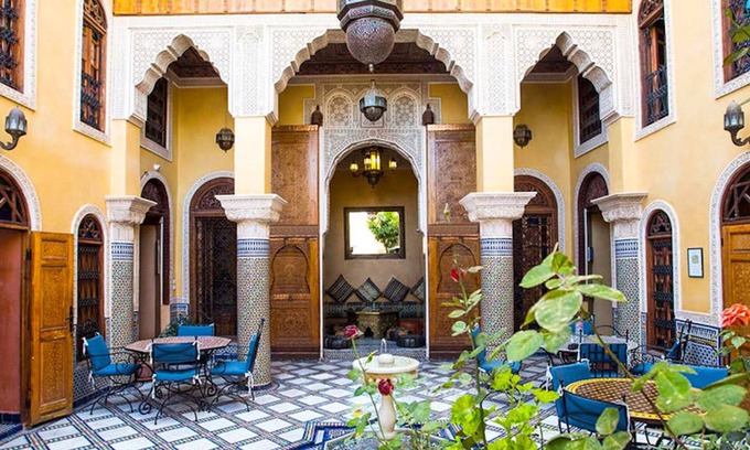 Ain Azlitan Cama Y Desayuno | Suite 4/6 Pers Riad Layalina Fes: piscina, vista de 360 ° y estacionamiento gratuito al pie