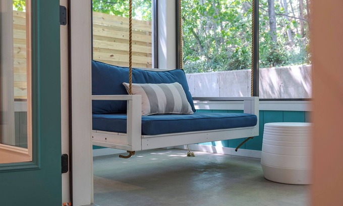 Saugatuck Apartamento | Suite #4, The Rose @ Porches On Mason - Prime downtown location...