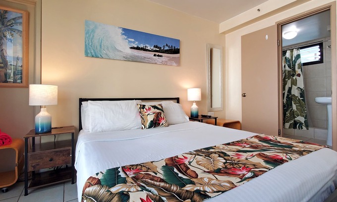 Waikiki Apartamento | Suite 422 at the Waikiki Grand Hotel® Queen Bed & SofaBed