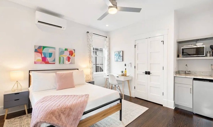 Westside Apartamento | Suite B1 at 697 King