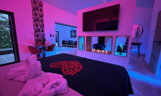 Rougiers Cama Y Desayuno | Suite de Luxe Privative de 65 m2 Avec Piscine et spa