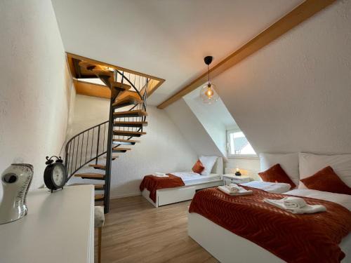 Huesten Apartamento | Suite Dilara by NINJA SPACES - 105QM Maisonette, Garten, Parkplatz