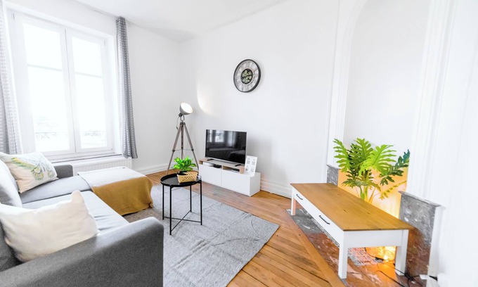 Saint-Pierre - Rene II - Bonsecours Apartamento | Suite double Fabriques, central, parking nearby