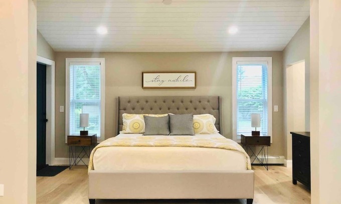South Burlington Apartamento | Suite Escape - Quiet retreat, close to everything!