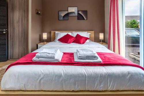 Epone Casa | SUITE ET CHAMBRES COSY CHEZ A&M -ELEGANT HOME, CALME, CAMPAGNE, PARKING gratuit