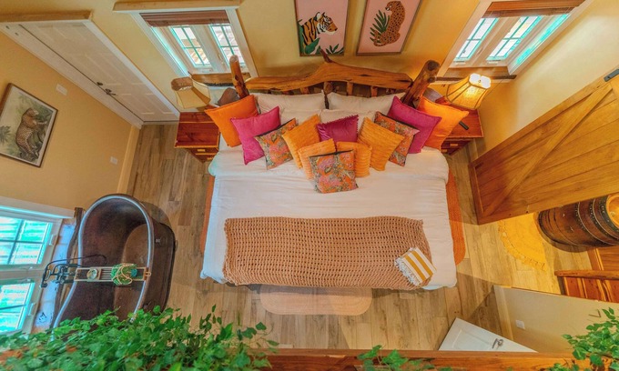 Biggar Villa | Suite for 4 Gulf Access, Heated Pool & Elevator!