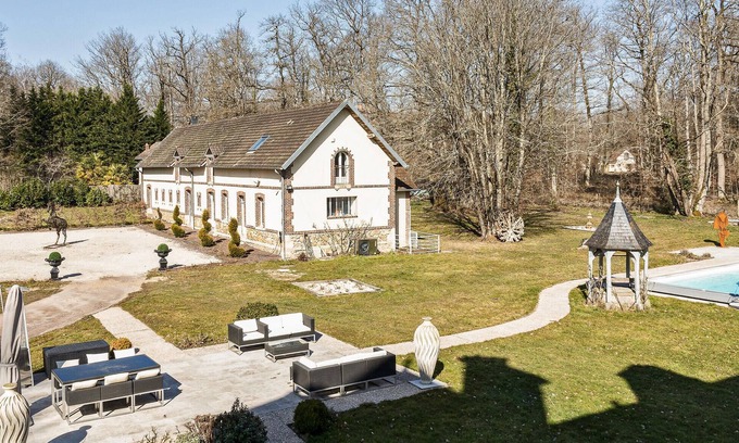 Gien Casa | Suite Frênes avec piscine