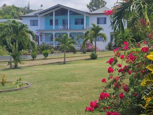 Runaway Bay Casa | Suite Georgiana - Ensuite Double Bedroom, Cardiff Hall, Runaway Bay, One Mile to Beaches, 1 Hour From Montego Bay Airport