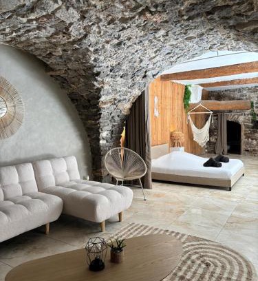 Anduze Apartamento | Suite l'Écrin Caché avec billard et baignoire îlot