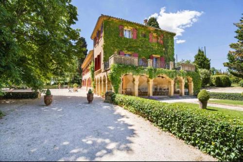 Aix-en-Provence Cama Y Desayuno | Suite le Quervalat dans magnifique bastide 18eme